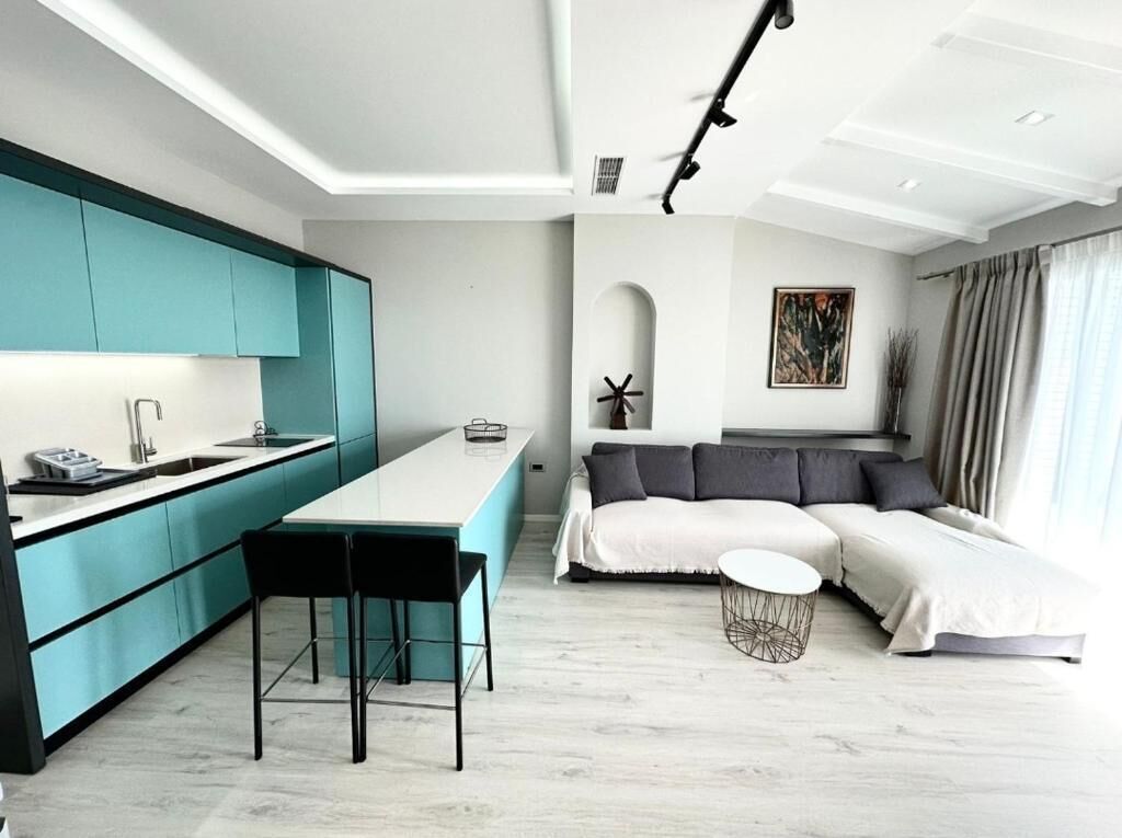 Leilighet, balkong, sjøutsikt | Oppholdsområde