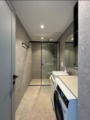 Apartment, 2 Bedrooms, Balcony, Sea View | Bathroom - Elite Sea View Jacuzzi Penthouses (Saranda)