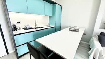 Apartment, Balcony, Sea View | Living area