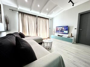 Living area - Elite Sea View Jacuzzi Penthouses (Saranda)