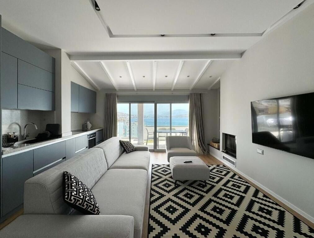Apartment, 2 Bedrooms, Balcony, Sea View | Living area
