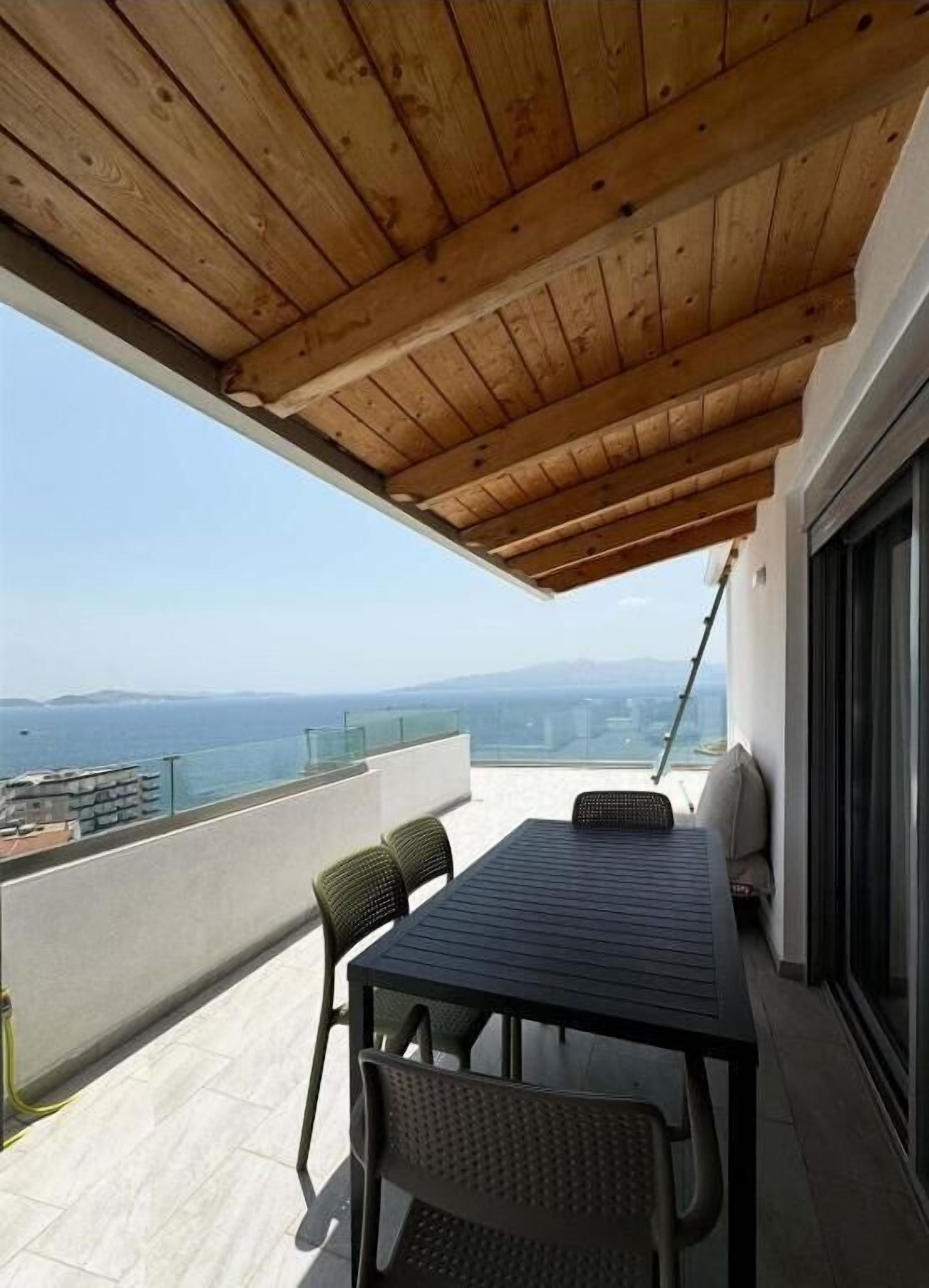 Leilighet, 2 soverom, balkong, sjøutsikt | Terrasse/patio