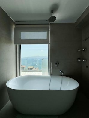 Appartement, 2 chambres, balcon, vue mer | Salle de bain