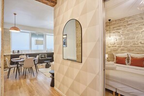 Interior - Apartment 2/4 persons Eiffel Tower Invalides (Paris)