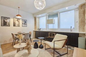 Dining - Apartment 2/4 persons Eiffel Tower Invalides (Paris)