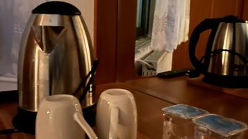 Kaffee und/oder Kaffeemaschine