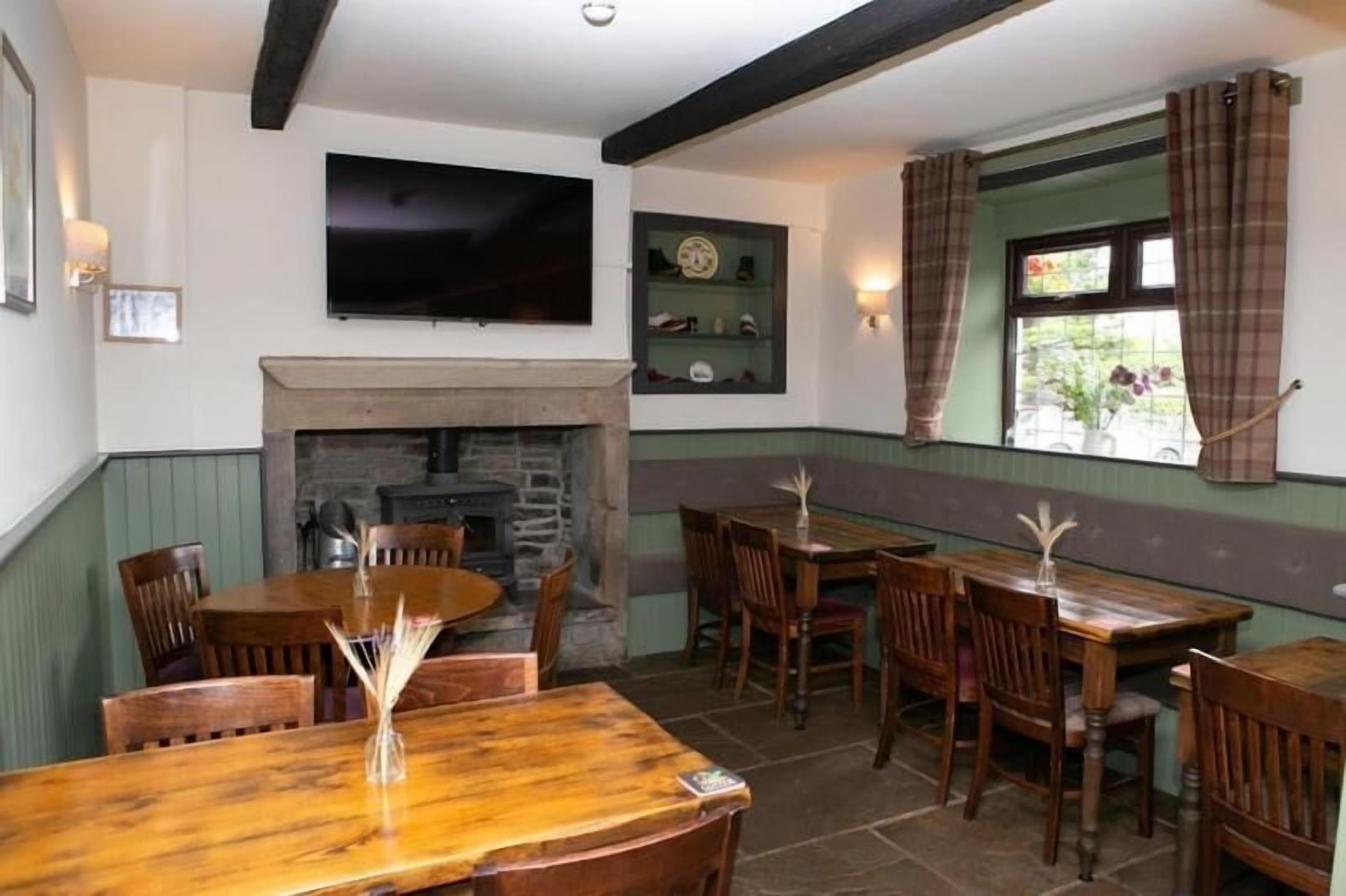 Deluxe Double Room | Dining