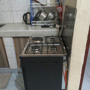 Private kitchen - Gorgeous studio in Nairobi perfect for your city getaway (Nairobi)