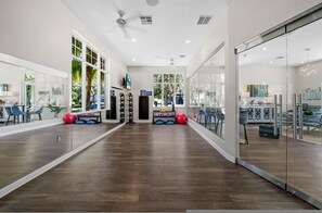 Interior - Modern 2BR/2BA w/ King Bed, Pools + Gym #1 (Tampa)