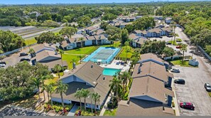 Exterior - Modern 2BR/2BA w/ King Bed, Pool + Gym #10 (Tampa)