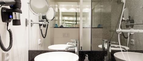 Double or Twin Room | Bathroom | Shower, hair dryer, towels, soap