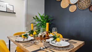 Dining - Stylish 2BR Corporate Stay | Pool + Balcony #2 (Tampa)