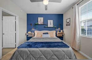 Room - Stylish 2BR/2BA w/ Pool, Gym Near Airport #3 (Tampa)