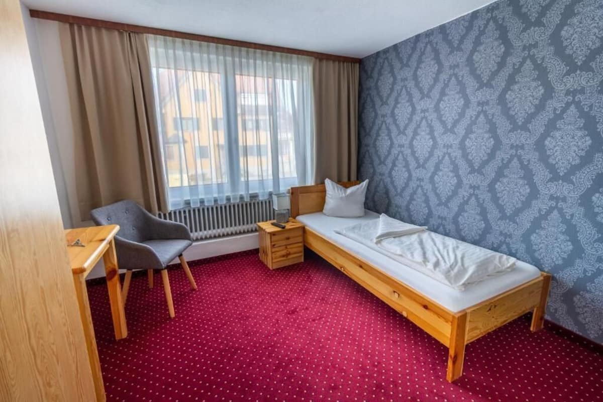 Basic Single Room, Mountain View