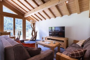 Chalet | Living room - Chalet in Vanoise With Spa and Stunning Views (Peisey-Nancroix)