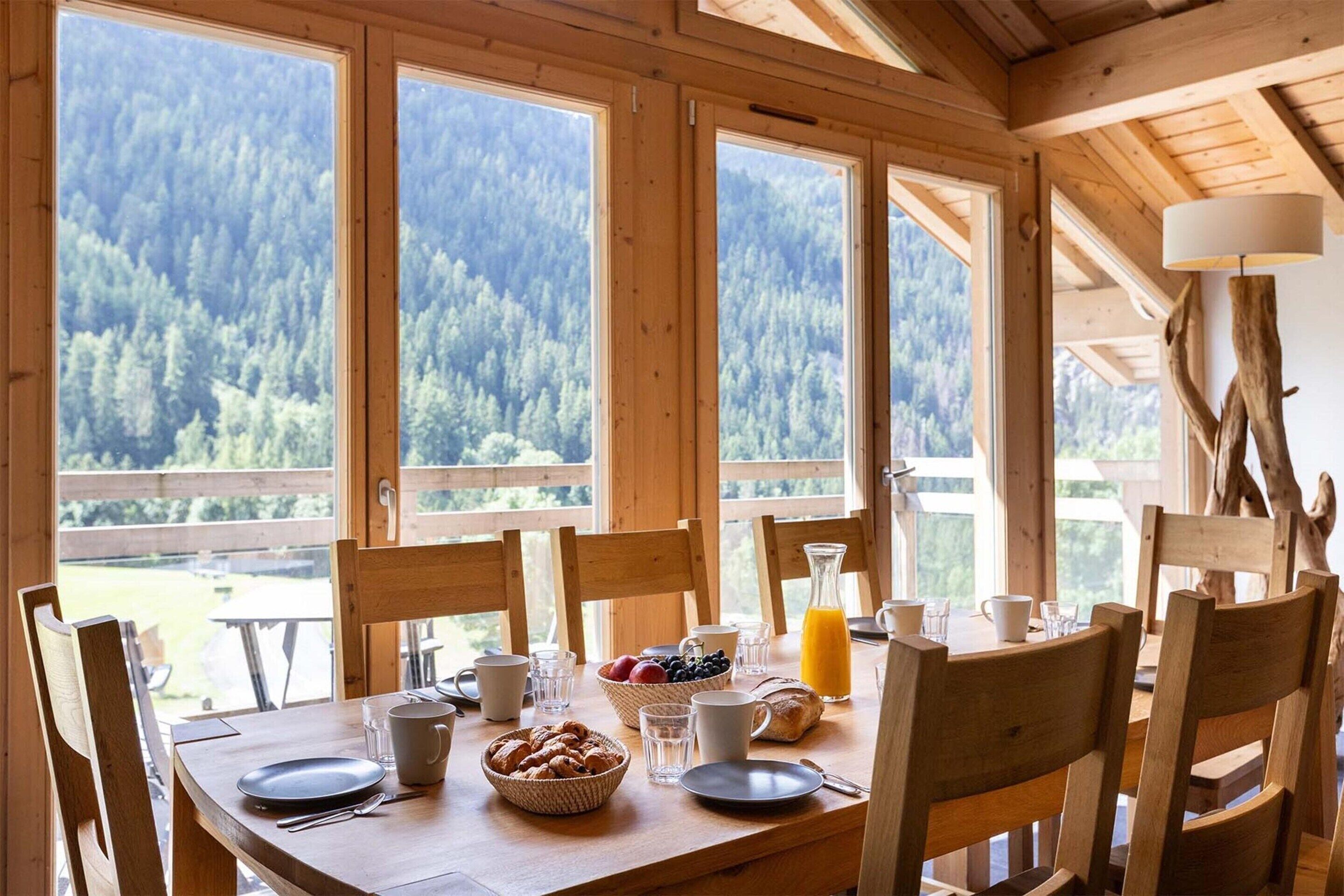 Chalet | Dining