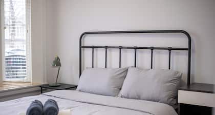 Vancouver 2BR Suite - Near Trout Lake & SkyTrain