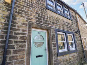 Exterior detail - Milburn Cottage (Keighley)
