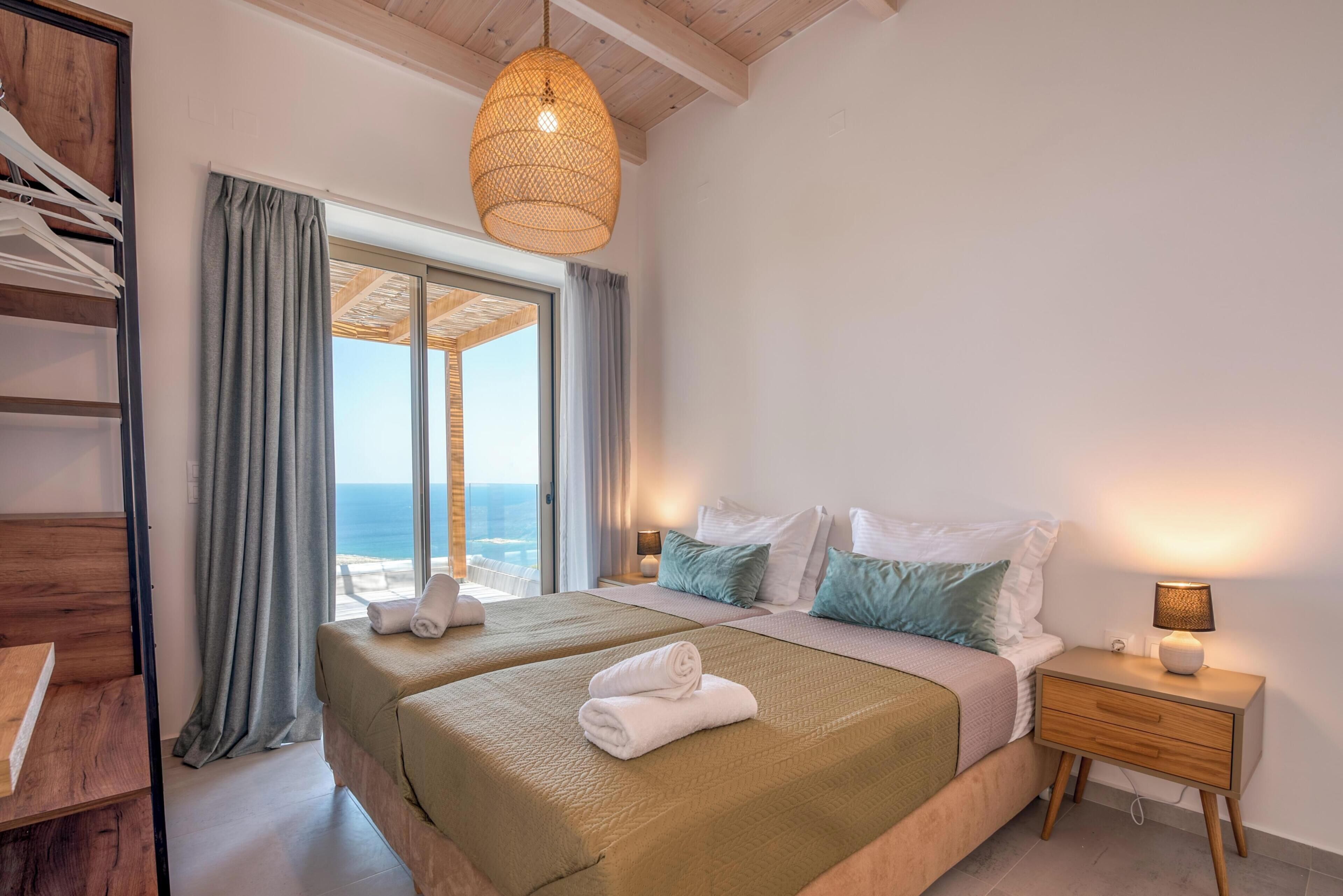 Villa, vista mare | Tende oscuranti, insonorizzazione, ferro/asse da stiro