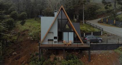 Red Rose Chalet - Incredible Mountain Views - Snowy Region