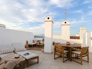 Outdoor dining - Casares Rooftop Apartment by Costarentals (Casares)