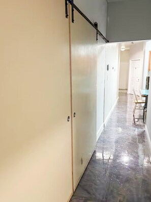 Hus, balkong | Innvendig