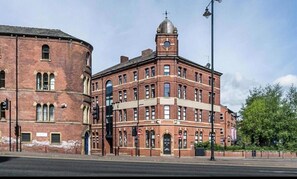 Exterior - Stylish and modern 1 bedroom Apartment, Central Leeds (Leeds)
