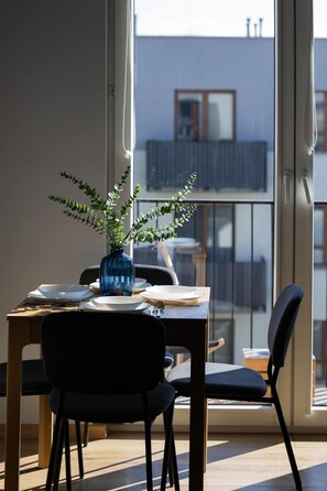 Dining - Functional Apartment for 4 Persons | Balcony | Parking in Garage (Warszawa)