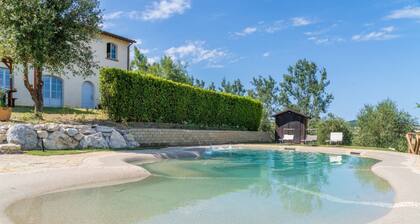 Zafferano Home with Pool in Villa CàBrandano