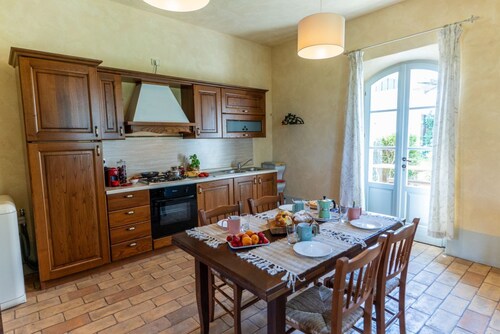 Zafferano Home with Pool in Villa CàBrandano