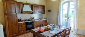 Zafferano Home with Pool in Villa CàBrandano