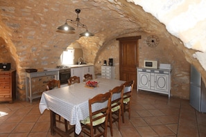 Dining - Country House Near Sisteron (Bevons)