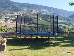 Property grounds - Country House Near Sisteron (Bevons)