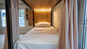 Luxury Shared Dormitory, Women only | Premium bedding, soundproofing, free WiFi, bed sheets