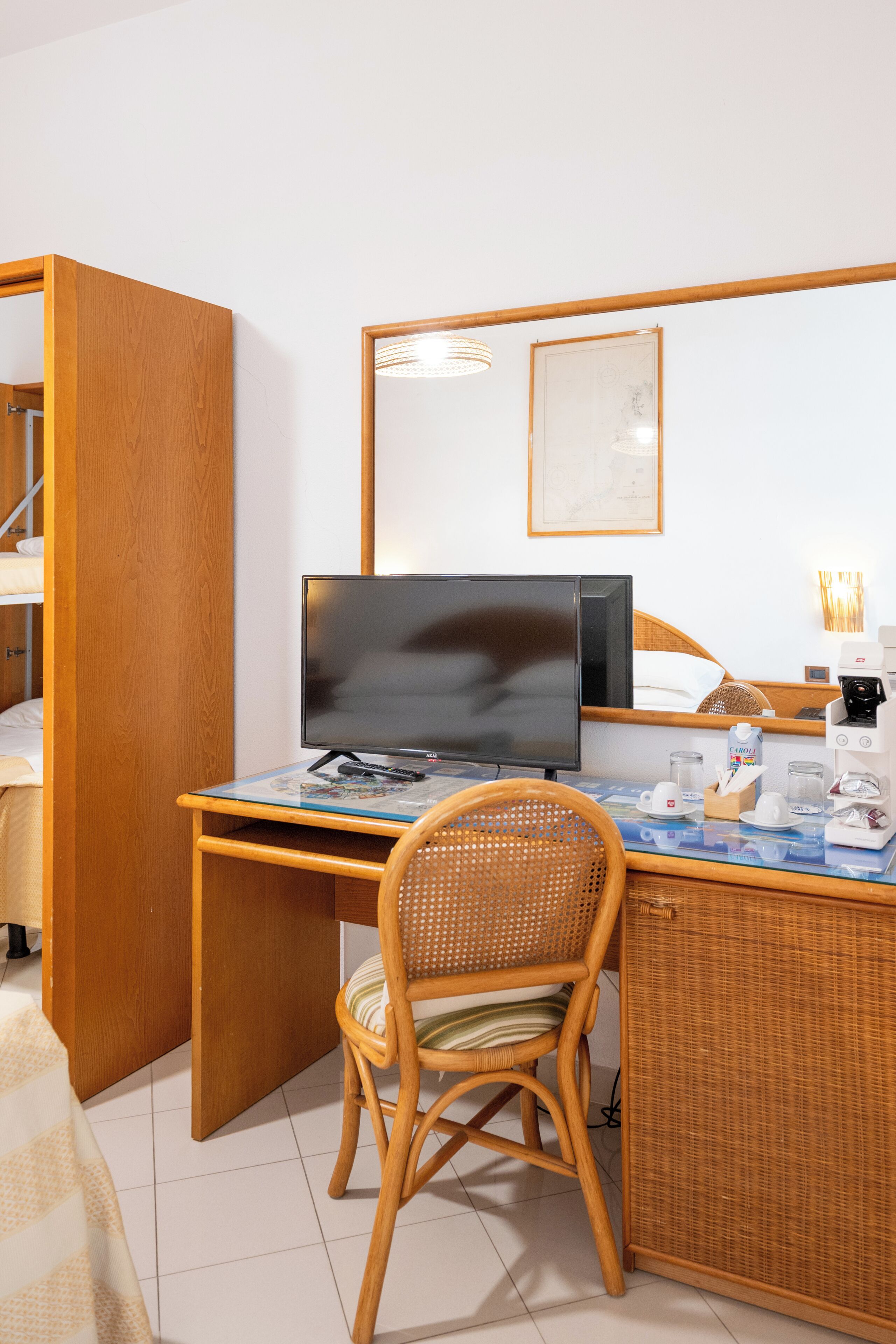 Vierbettzimmer | Minibar, Zimmersafe, kostenloses WLAN