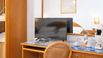 Quadruple Room | Minibar, in-room safe, free WiFi