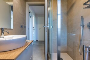 Shower, bidet, towels - GuestHost - La Romantica - Lovely Apt with Terrace (Naxos)