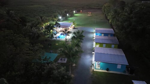 Cozy 2BR Cabin for 5 with Pool