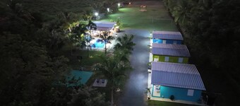 Cozy 2BR Cabin for 5 with Pool