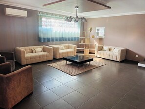 Living area - Villa with pool (Vedène)