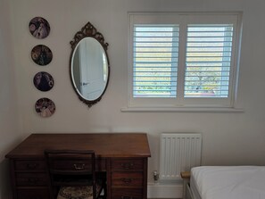 Room - Old Railway Close (Lechlade)