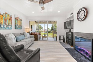 TV, fireplace - Cozy Beach Escape Mallard Lakes Resort Amenities (Selbyville)