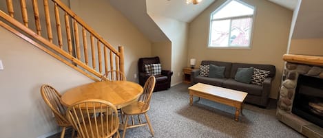 Smart TV, fireplace