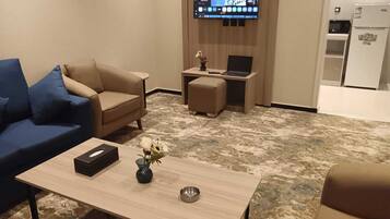 Apartment, 2 Bedrooms | Living area