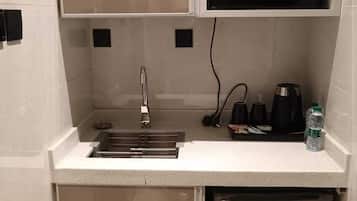 Apartment, 2 Bedrooms | Private kitchen