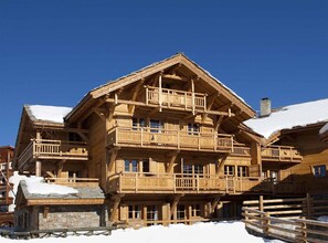 Exterior - Chalet in Village With Bars and Shops Nearby (Huez)