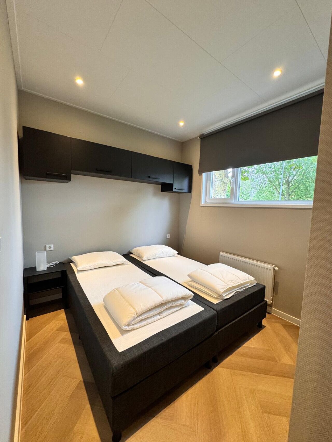 WiFi, bed sheets