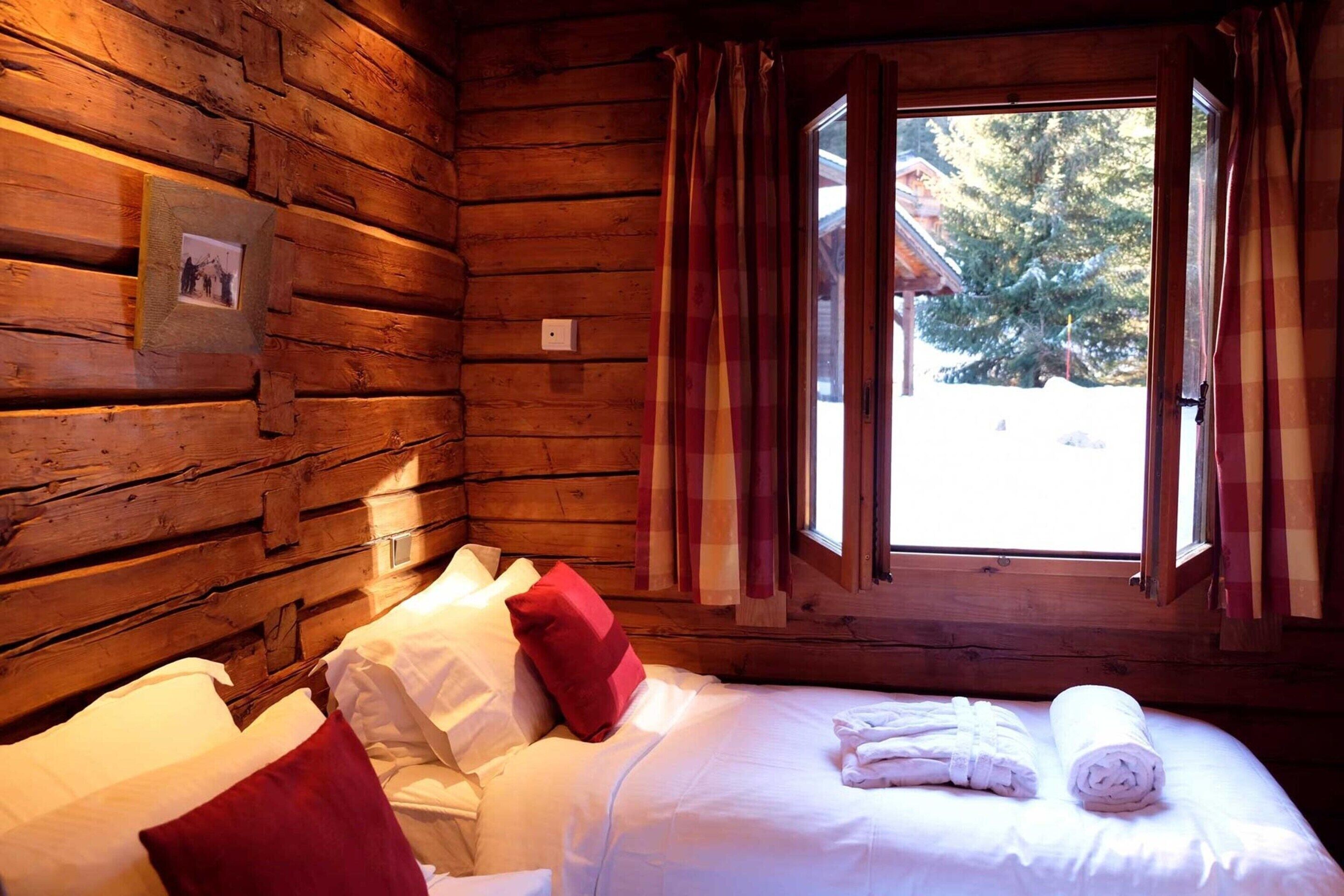Chalet | 4 bedrooms, bed sheets