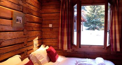 Chalet in La Tania Near Ski Slopes