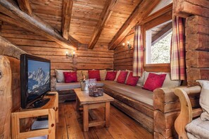 Chalet | Living room - Chalet in La Tania Near Ski Slopes (Courchevel)